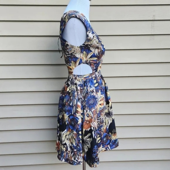 Jealous Tomato Blue Multicolor Dress Abstract Print Cut-Out Sides Mini Short - Picture 13 of 16